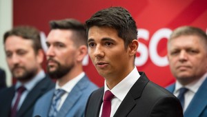 Erika Kaliňáka si v rozhovore podal moderátor ČT 24. Video sa sociálnymi sieťami šíri, ako chrípka plnou MHD