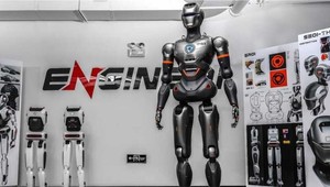 VIDEO: Nový čínsky robot šokuje prirodzeným pohybom