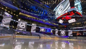 Najizolovanejší turnaj histórie či prvý hokejový august