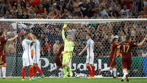 Angličania neudržali vedenie, Rusi vyrovnali v nadstavení