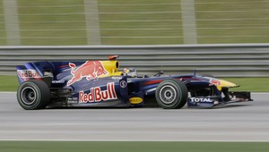 Vettel víťazom VC Malajzie, double Red Bullu