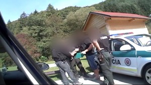 Zásah proti vlastnému, policajt si pokuty nechával pre seba!