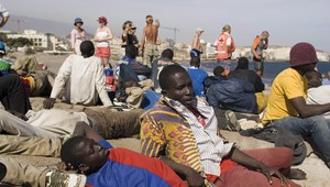 Na maďarských hraniciach zadržali rekordných 1296 migrantov, 238 je detí