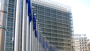 Európska komisia navrhuje zrušiť víza Ukrajincom