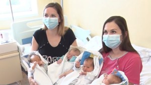 Sestry rodiace v jeden deň sa v pôrodnici postarali o rozruch