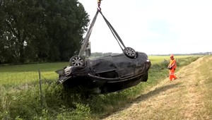 Rodina s dieťaťom havarovala na D1. Zasahoval aj vrtuľník