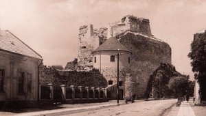 Levice majú stredoveký hrad takmer priamo v centre mesta. Jeho okolie prejde rozsiahlou rekonštrukciou