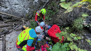 Padajúca skala zranila turistu na ferrate. Po úraze upadol do bezvedomia