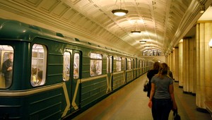 Slovák, ktorý v pražskom metre bodol do krku cestujúceho, dostal 9 rokov