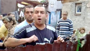 Vyčíňanie malackých Rómov pokračuje. Susedov šikanujú výkalmi!