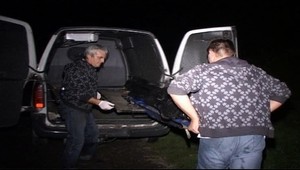 Šialený strelec na Vianoce zavraždil matku s deťmi!