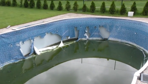 Bobor im zdevastoval bazén. Kto škodu zaplatí?