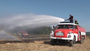 Hektáre v plameňoch, škody za státisíce. Hasiči apelujú na zodpovednosť poľnohospodárov