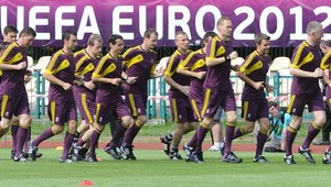 ME 2012: Štvrťfinále bez oboch usporiadateľov i Holandska