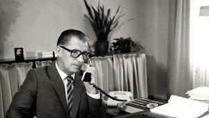 Vo veku 98 rokov zomrel komunistický predseda vlády Lubomír Štrougal