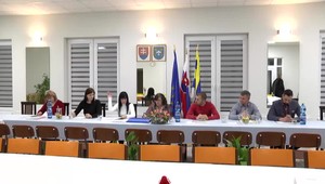 VIDEO: Fekišovce majú za sebou ďalšie ustanovujúce obecné zastupiteľstvo. Hymna sa nespievala, Ďoďo je zástupcom