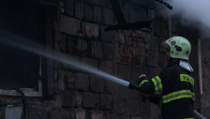 Tri rodiny prišli o domov: Plame pohltili dom, kde žilo približne 20 ľudí