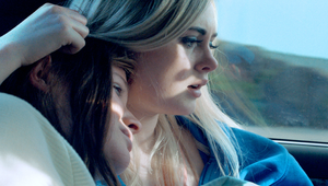 Emocionálna dráma o priateľstve medzi závislými hlavami Nechaj ma padnúť je prikrášlenou verziou smutnej reality