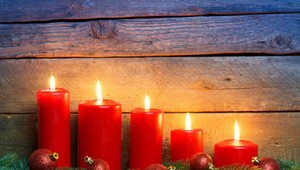 Od Slovenska až po Filipíny ľudia zapálili prvú adventnú sviečku