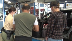 Finančná správa upozorňuje cestujúcich, aby si domov z Ukrajiny nevozili mäso či mliečne výrobky