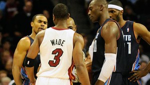 Wade (30) s jednozápasovým trestom za kopnutie do rozkroku