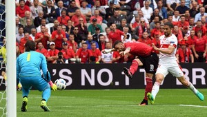 Helvéti zdolali oslabených Albáncov. Rozhodol Schär