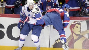 Hokejisti vybuchli vo Francúzsku. Po zbabranej prvej tretine prehrali 2:4