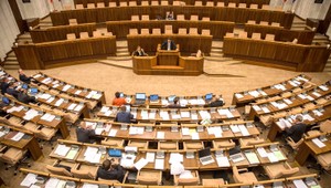 Platy zdravotníkov prešli do druhého čítania, opozičná chce odvolávať Čišláka