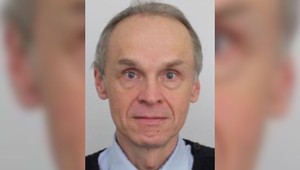 K učilišťu mieril ozbrojený muž, aktuálne je na úteku. Polícia na vytipovaných miestach posilňuje jednotky