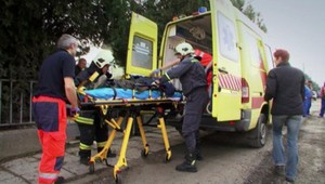 Ženu privalil pri cúvaní nákladiak, ťažko sa zranila