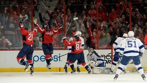 VIDEO. Štyri góly Ovečkina v zápase! Zmazal rekord Bondru
