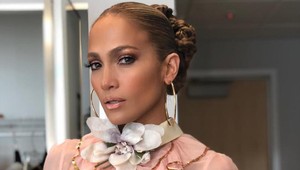 J Lo sa ukázala vo svadobných šatách a ženy z nich odpadli: Wau, tie sú nádherné!