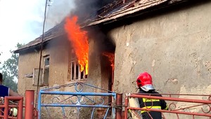 Rodina prišla o strechu nad hlavou. Otec obviňuje 7-ročnú dcéru