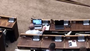 VIDEO ako dôkaz: Mizík vie pracovať s počítačom