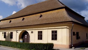 Gymnázium sa z národnej zbierky opraviť nedá