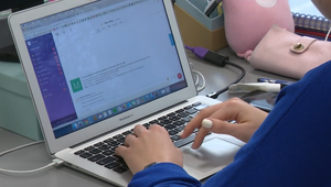 Deepfake fotografie sú čoraz realistickejšie. Brada a oči však často prezradia klam