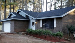 Chlapec (13) bol štyri roky nezvestný. Otec ho ukrýval za falošnou stenou