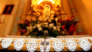 Policajt a zároveň služobník Boží šoféroval opitý