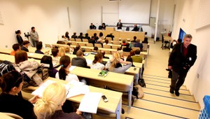 Duálne vzdelávanie má zelenú. Študenti by mali mať prácu istú