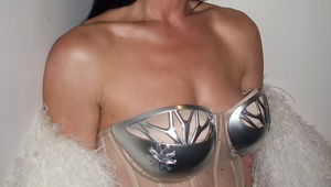 Ako malá sa hviezdna speváčka modlila za veľké poprsie, stalo sa! No kam jej zrazu zmizli?!