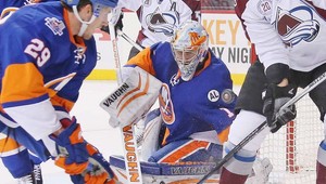 Islanders zvíťazili bez Haláka, Sparks vstúpil do dejín