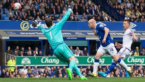 Pád Chelsea ku dnu. Naistmith ju zostrelil hetrikom!