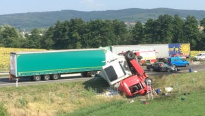 Nehoda na diaľnici D2. Vodič bol pod vplyvom alkoholu