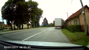 Kamión vrazil do domu. To isté zažil jeho majiteľ aj pred rokom a pol