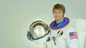 VIDEO. Sagan je kozmonautom, veľmi nešikovným kozmonautom...