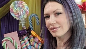 Ako to vyzerá, keď niekto šialene miluje Vianoce? Táto matka minula na výzdobu tisíce!