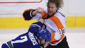 Nahnevaný Voráček! Súpera zbil do krvi a poslal ho do šatne