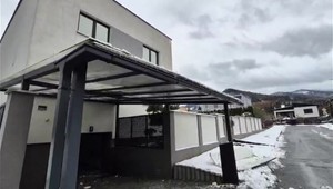 Polícia vyšetruje výbuch pred domom podnikateľa v Martine. Bombu údajne odpálili na diaľku