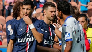 Zbabelec Brandao. Mottovi zlomil hlavou nos a utiekol!