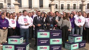 Demokrati vyzývajú prezidenta na stretnutie. Predložili argumenty za referendum